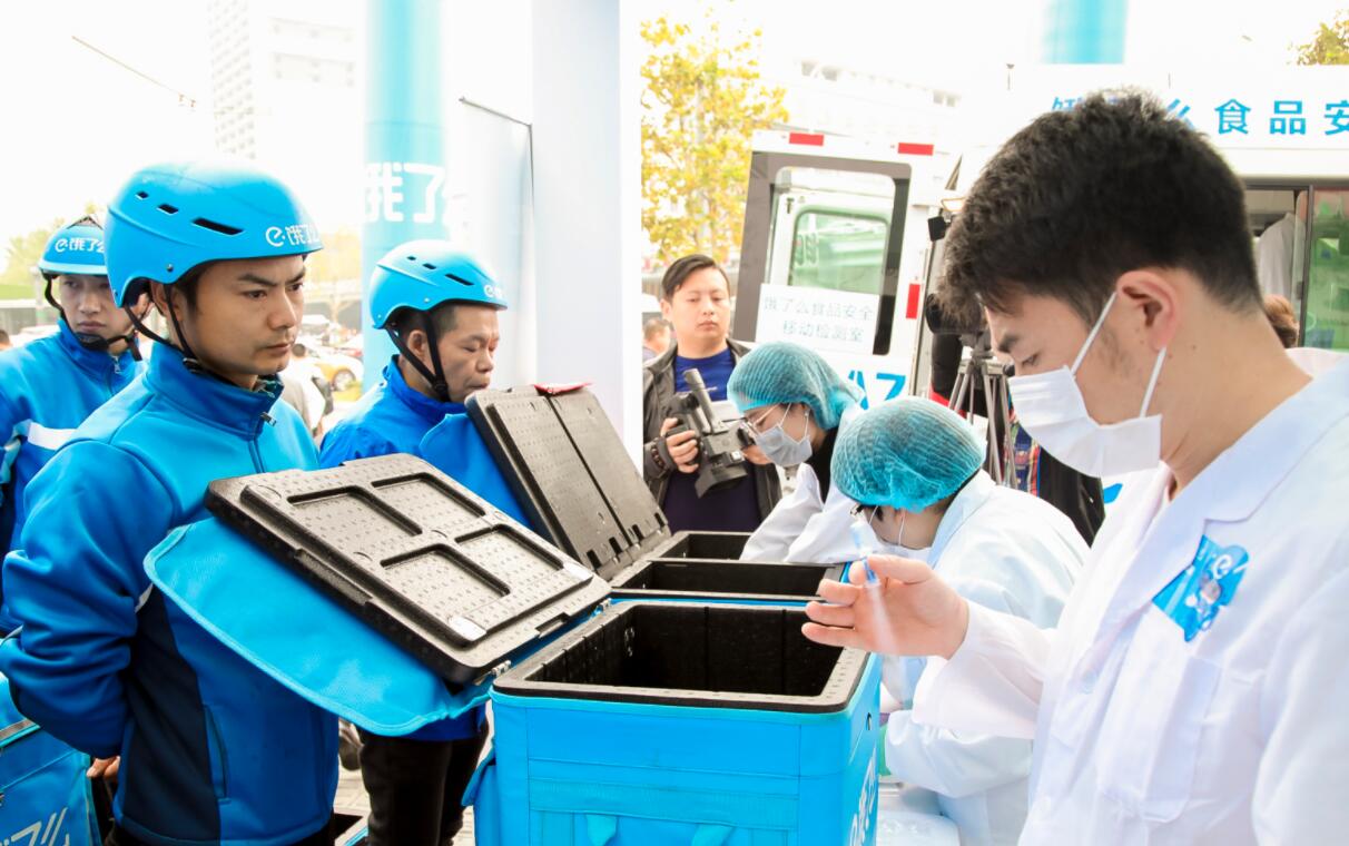 为外卖餐盒系上安全带饿了么已向武汉免费投放食安封签超250万张