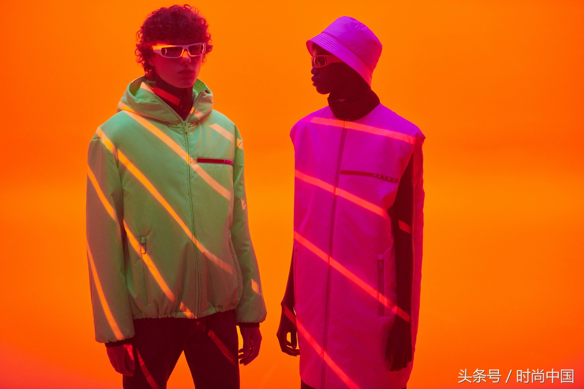 秦舒培助力维密秀,秦舒培秀肌肉