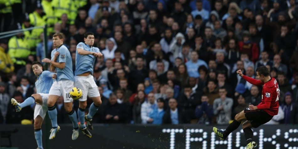 范佩西挂靴！回忆荷兰人一半天使一半魔鬼的经典瞬间