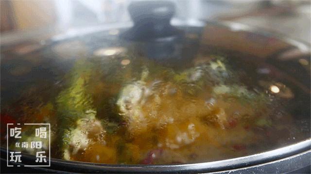 爆！光武路这家店用活鱼下锅！一口鲜到爆炸！吃完简直要犯罪！