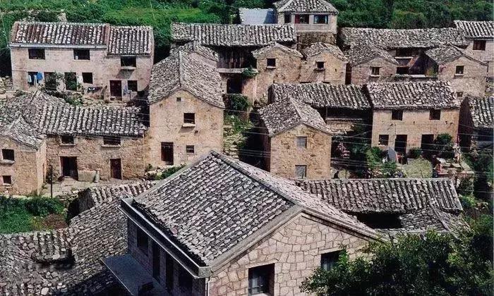 小夫妻卖掉老家房子,小夫妻卖掉房子去内蒙古