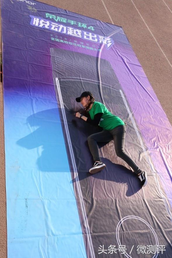 当校园文化与荣耀手环4碰撞,校花校草活力释放