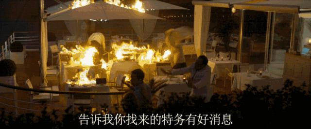 他用法棍暴打面包店服务生，全世界竟然都在笑！