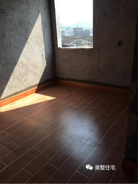 农村三层自建房旧房改造全过程,农村旧房翻修屋顶造别墅