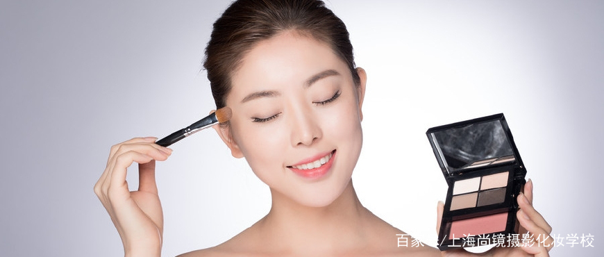 化妆学校哪里比较靠谱包就业,有几家化妆培训学校