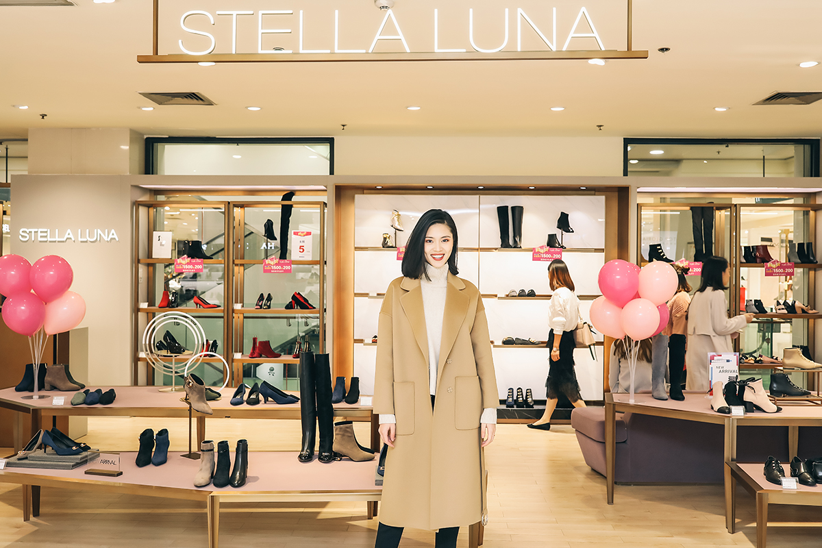 重庆网红打卡解放碑,打卡网红地洪崖洞解放碑