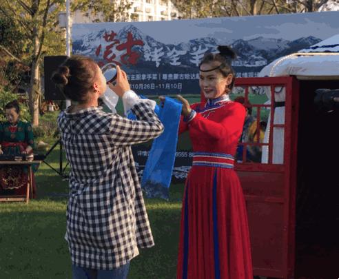 走进蒙古包吃烤羊美食,昆明必吃烤全羊好去处