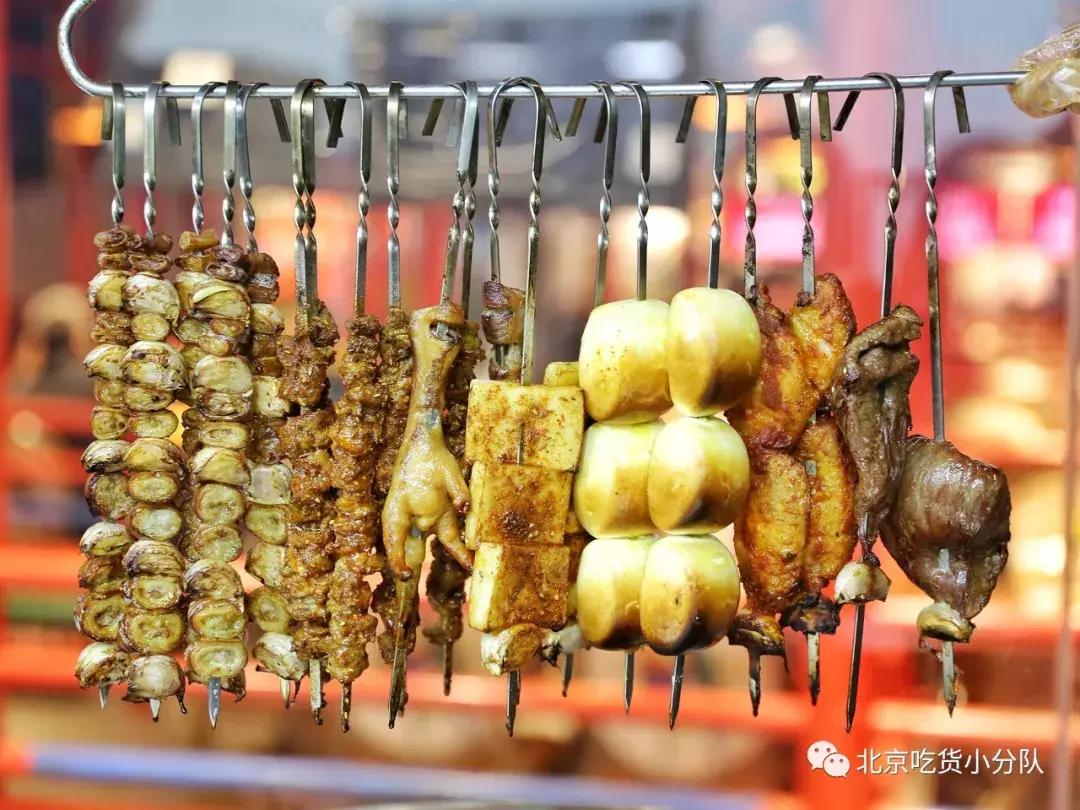 东北铁锅炖大缸烤串,东北大缸烤串视频