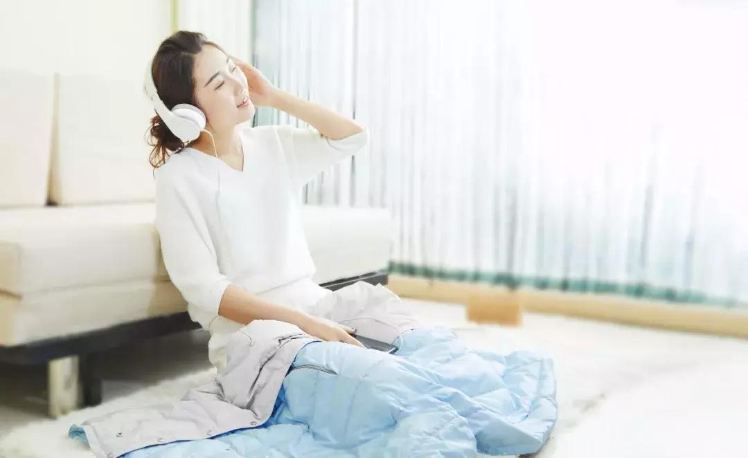 石墨烯多功能羽绒毯,新款多功能便携羽绒盖毯