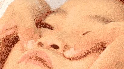 孩子常打喷嚏流鼻涕该怎么办,孩子经常流鼻涕打喷嚏是怎么回事