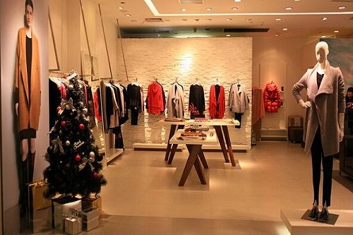 新手开服装店怎么进货才好看,开服装店自己进货该注意什么呢