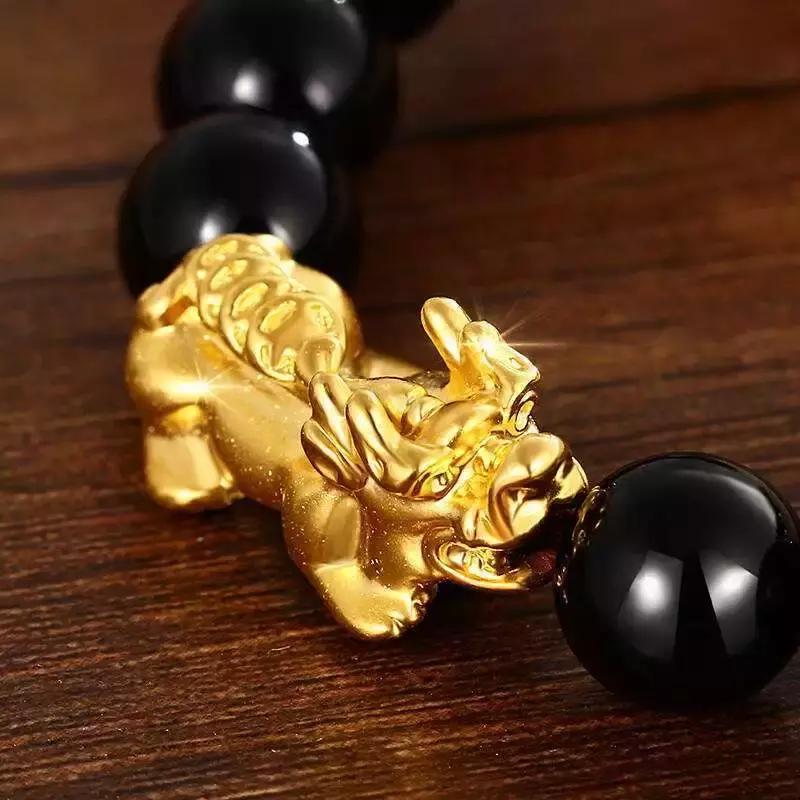 黄金貔貅手链的正确戴法,黄金貔貅配玛瑙的戴法