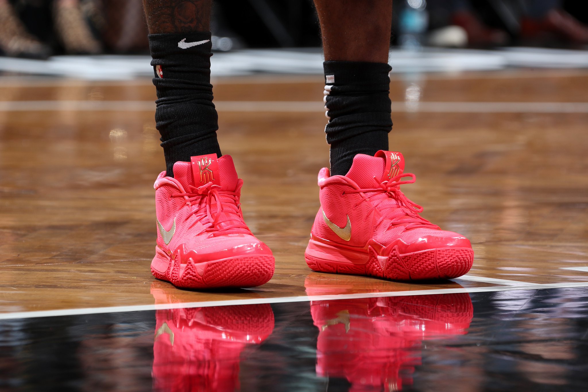 NBA今日球鞋精选：库里唐斯上脚万圣节特别款罗斯50分战靴诞生