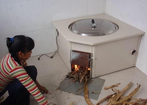 如今农村不用燃气了！潮流这种新式灶台，干净节能，冬天还能取暖