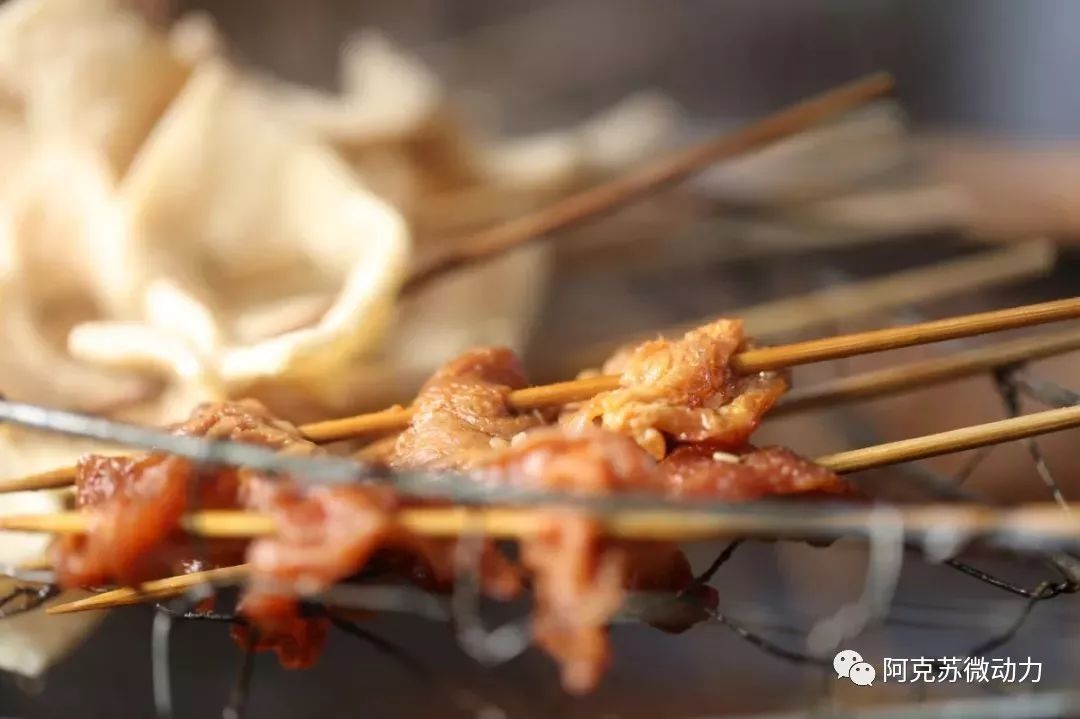 99元吃遍阿克苏兴隆街美食！没有256G的胃，你都不敢来！