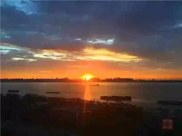 红蓝绿黑你喜欢什么色,红绿蓝清新配色