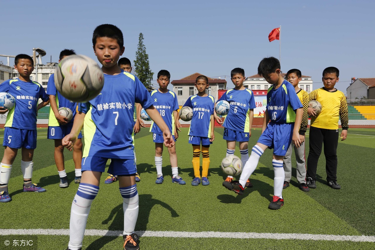 贝贝托摇篮舞英超,足球舞蹈呼啦啦