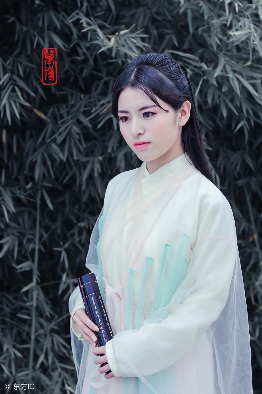 女人应该怎么去形容她漂亮呢？收集了很多词，一起来看看吧！