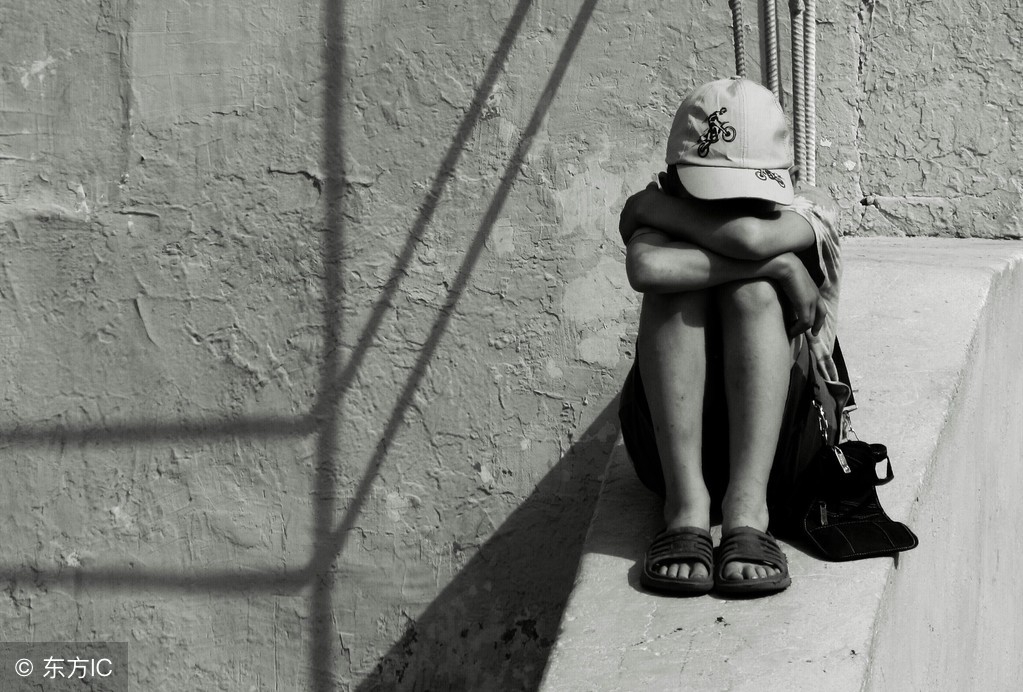 民间故事雨夜鬼故事,民间故事恶蛇传