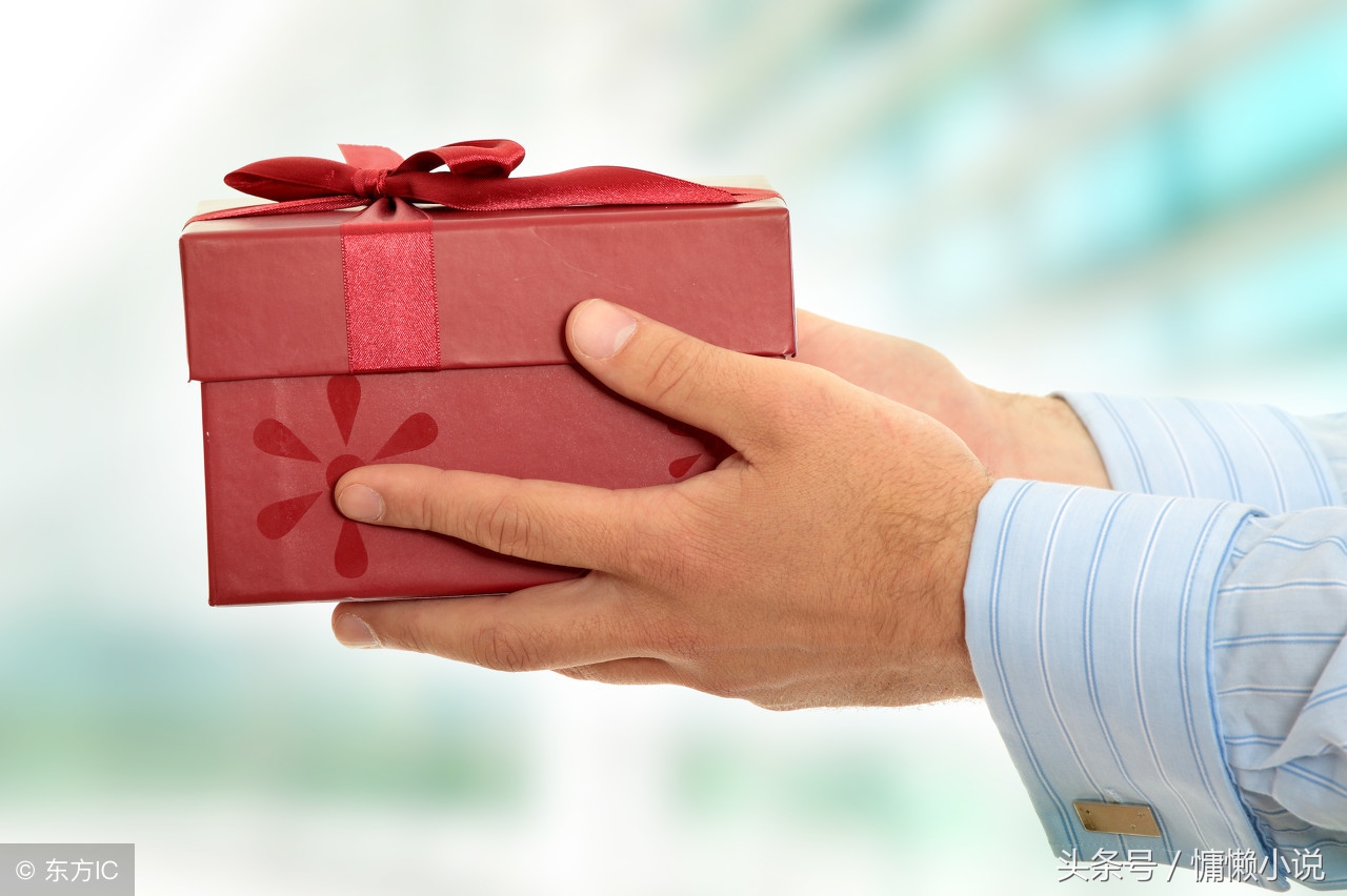 圣诞节将至，给女友挑什么礼物，能拥有一个美妙的夜晚？