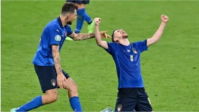 深圳王之者足球:密集防守下的攻势足球,传控真的过时了吗?