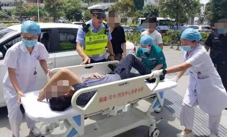 珠海司机和妻子两地分居14年,却坚持留下!支撑他的是这座城市浓浓的人情味