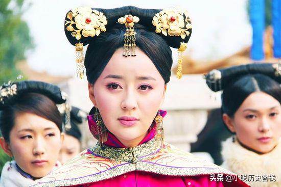 她本是敌国太后，怀着孩子改嫁皇太极，荣封贵妃，位分比孝庄还高