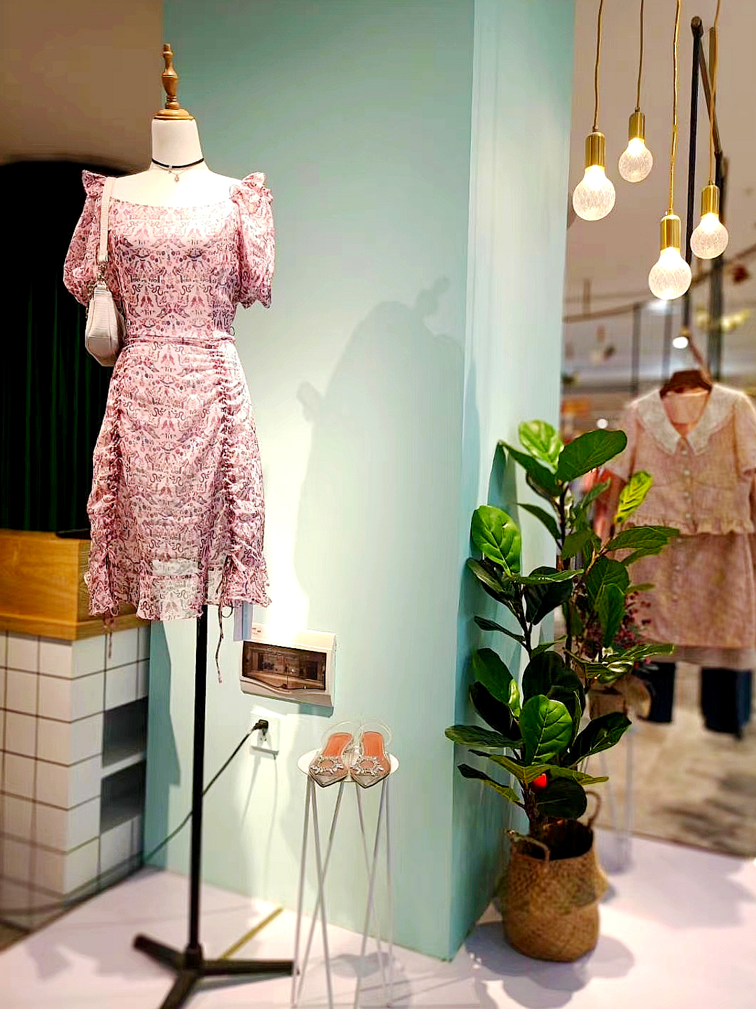 品牌服装加盟店排行榜爱依服,样儿服饰怎么样