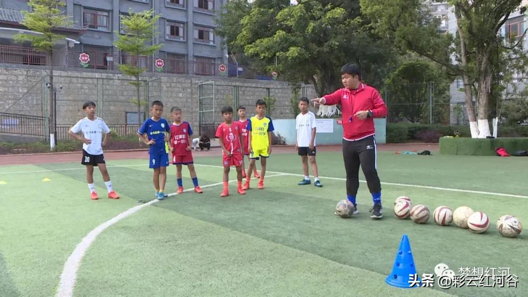 浠庢牎鍥冻鐞冨埌瓒崇悆鏍″洯,绾㈡渤鍘胯冻鐞冨満