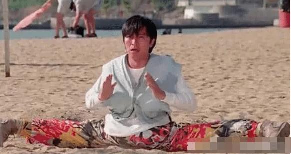 吴京男儿本色一字踢,吴京一字马