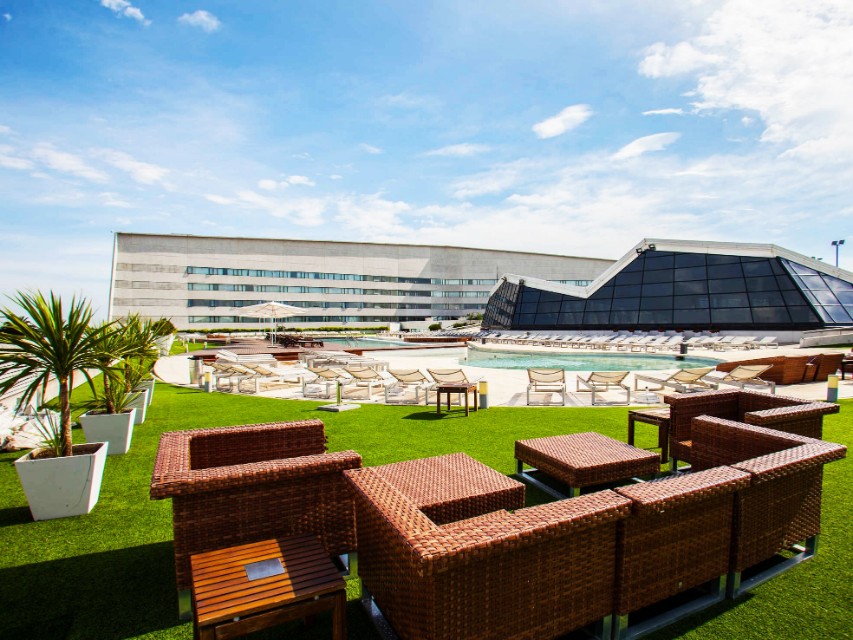 世界顶级足球巨星c罗,足球球星c罗贵州行