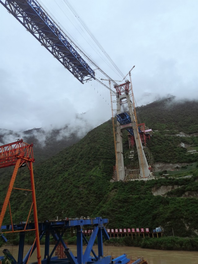 （二）虎跳峡：激越铿锵的震撼大片