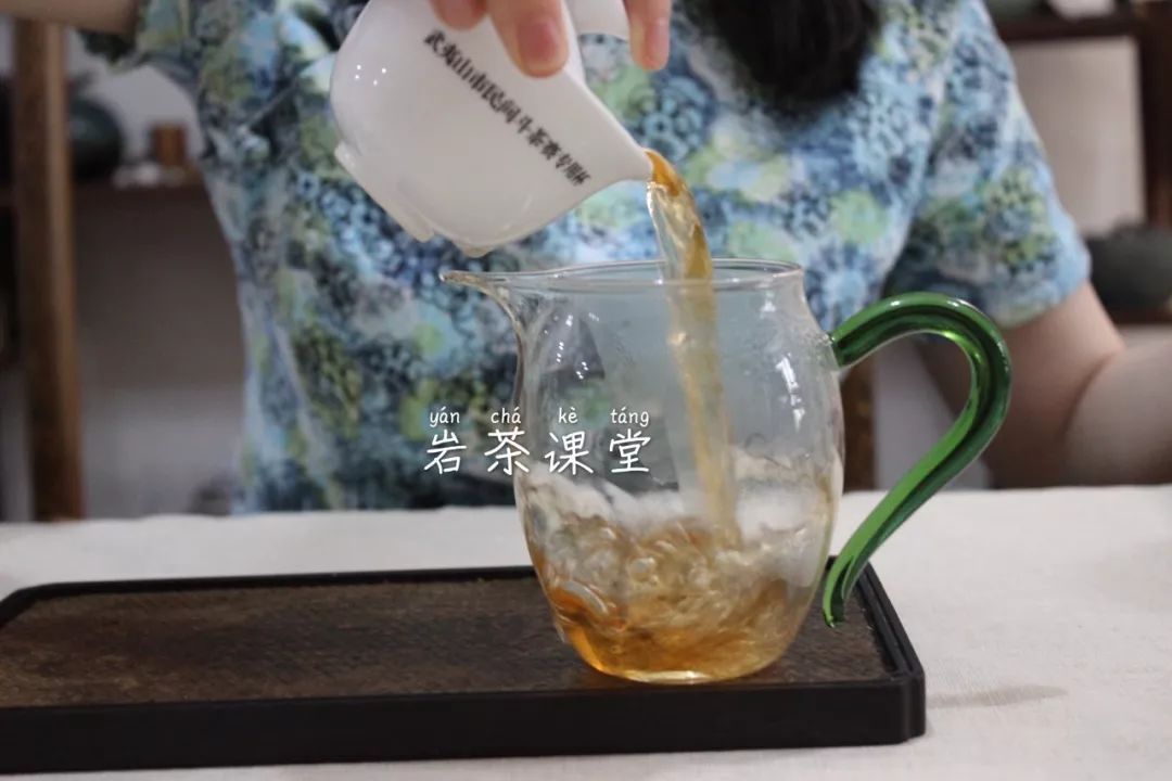 岩茶口感甜是什么原因,岩茶为什么有水香