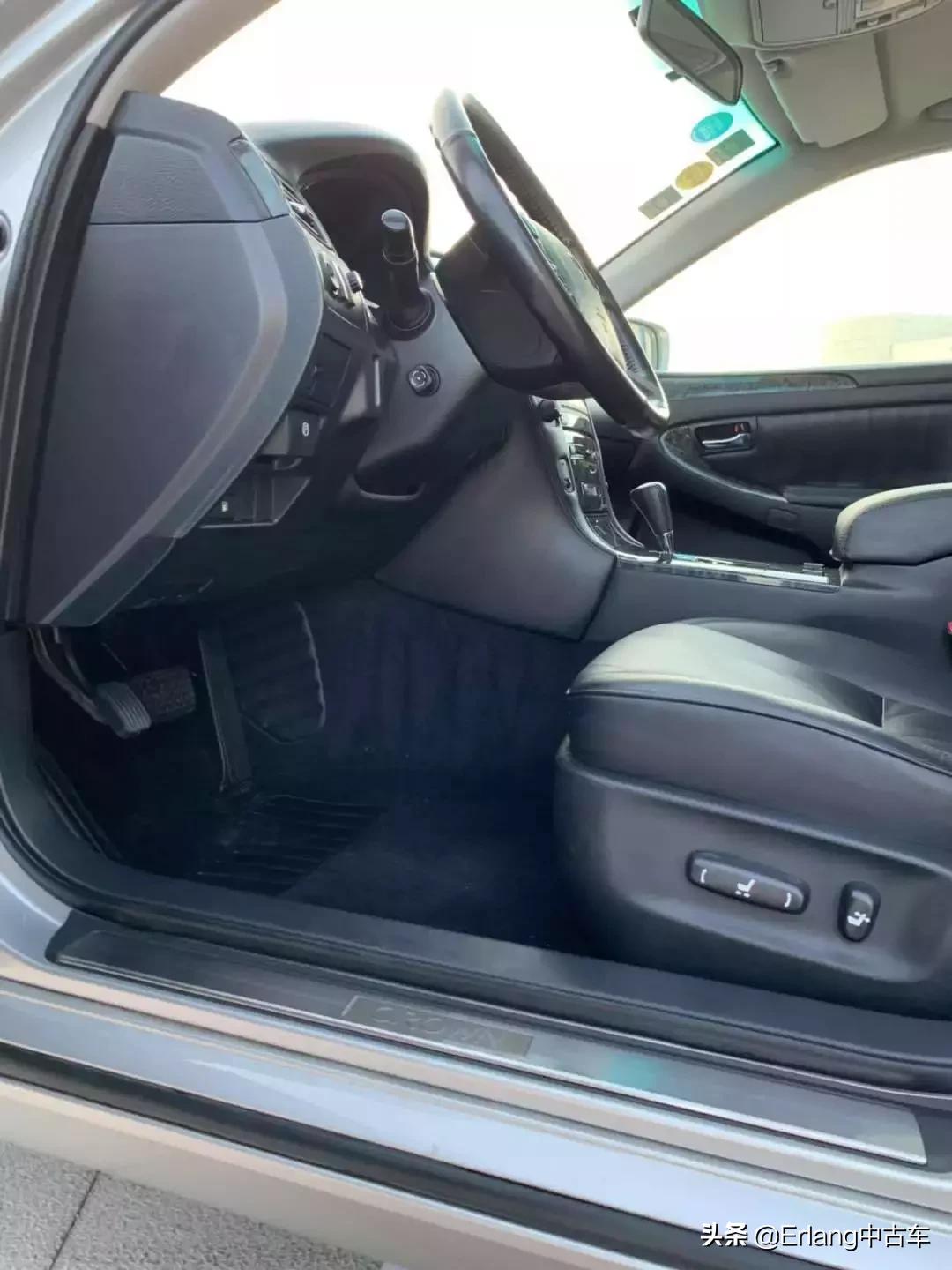 情怀皇冠最经典的12代,全新十六代丰田皇冠