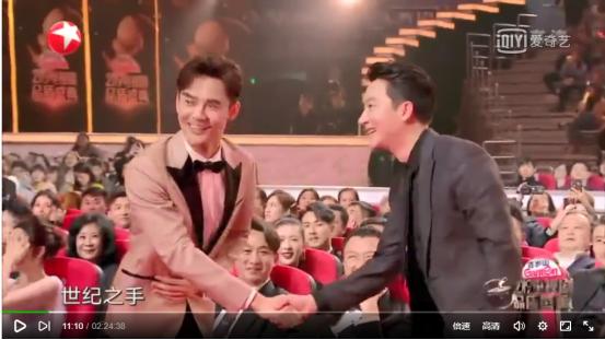 同样都是男演员，手的差距怎么就这么大呢？