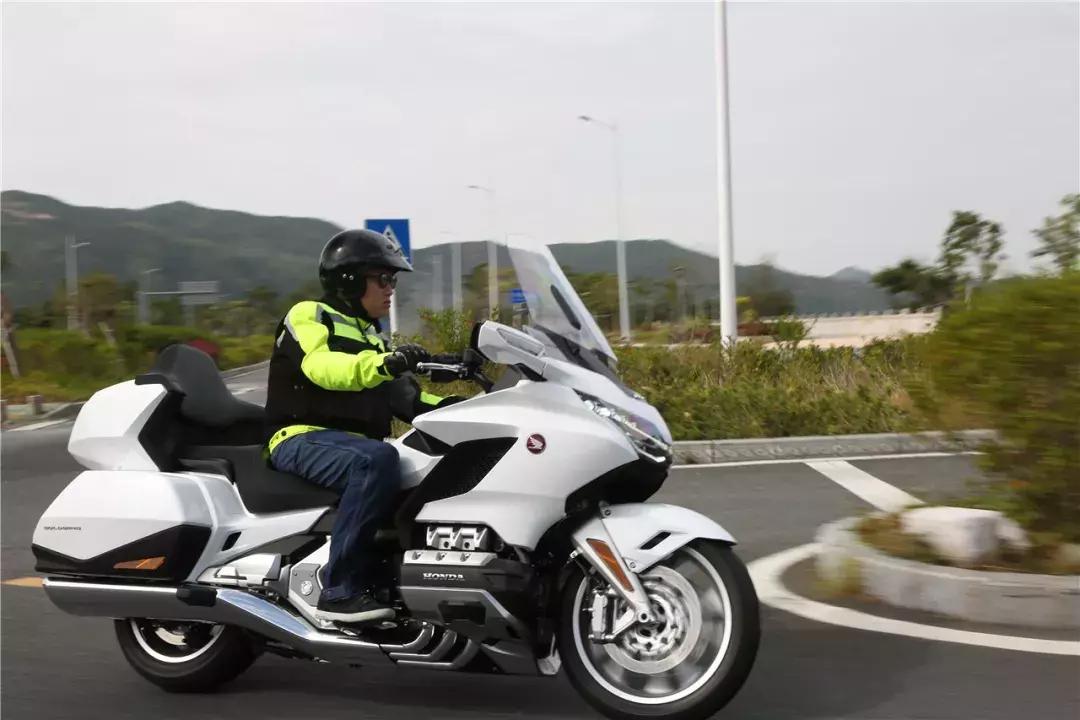 2018本田金翼详解,本田金翼2023款自动挡挡位图介绍