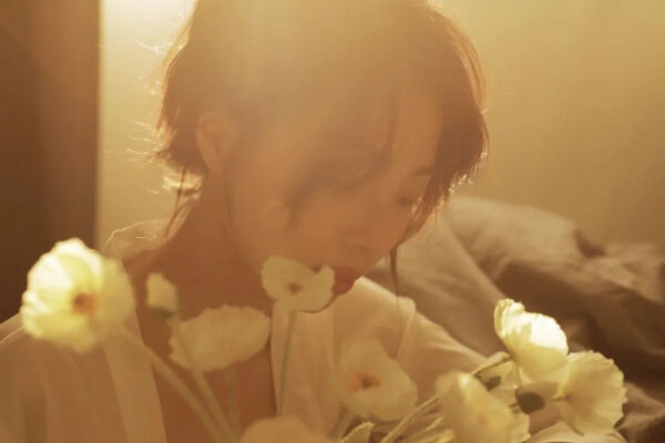 自己拍一组高级感写真,居家拍照复古感写真