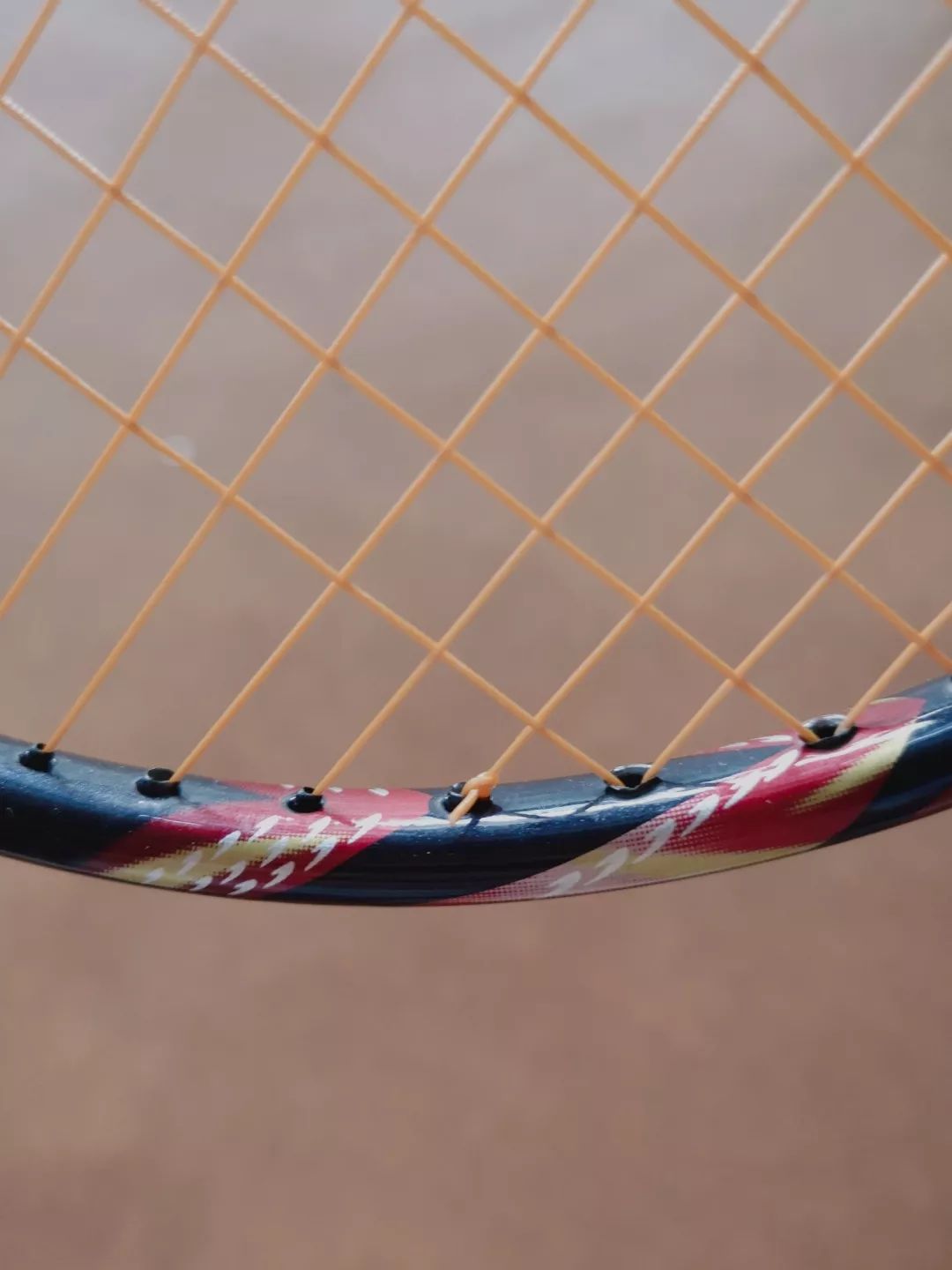 如何挑选一款适合自己的羽毛球拍,怎样给自己挑选合适的羽毛球拍