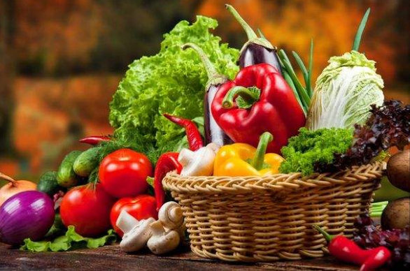 为什么眼睛下面的斑总是反反复复,男性眼睛下面长斑什么原因引起的