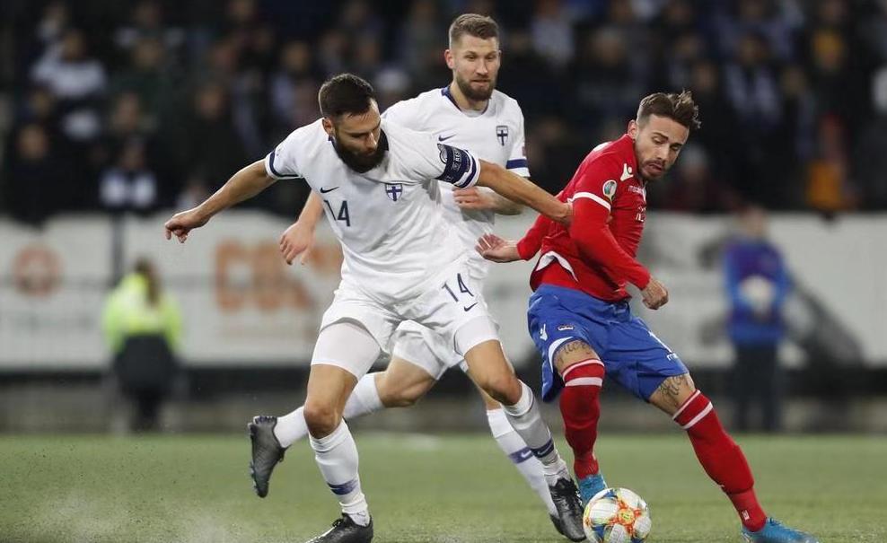 伟大的3-0！世界第55奋战52年终进欧洲杯万人疯狂庆祝如夺冠