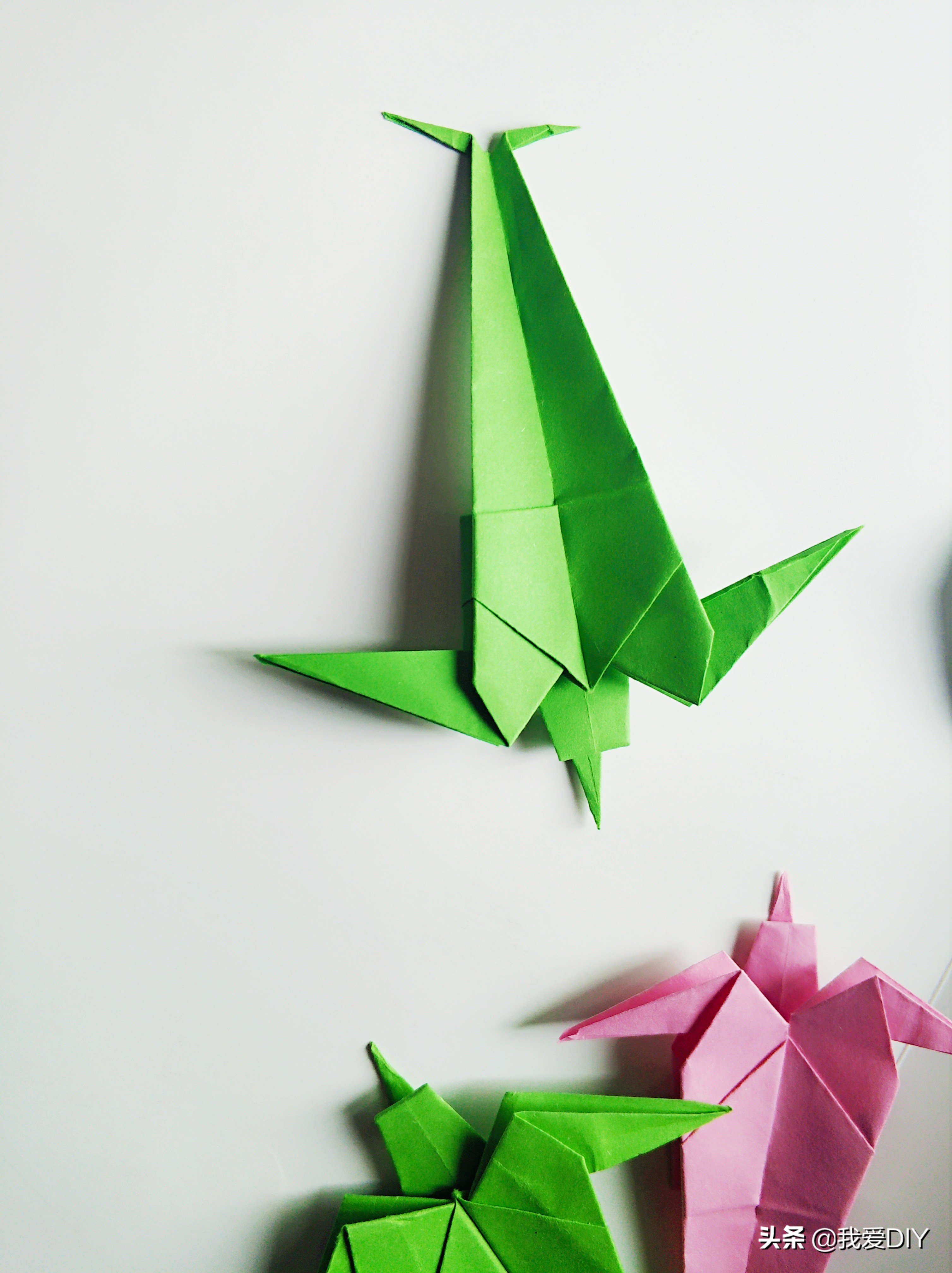 小燕子教大家折礼物盒,小燕子折法慢放视频