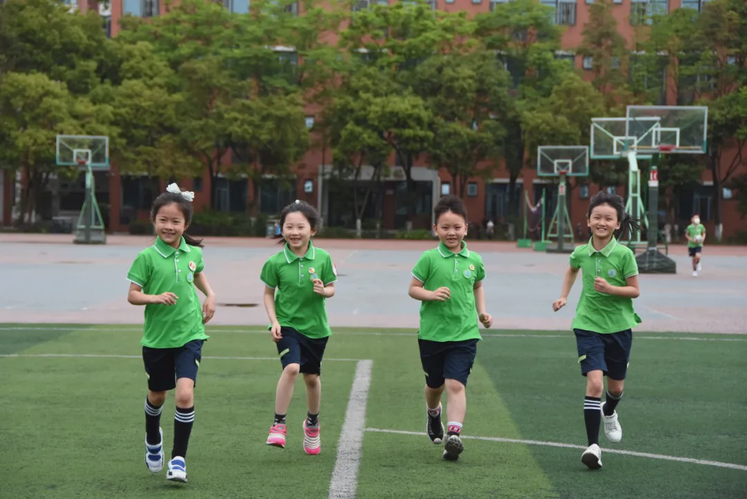 青春有你，真好！成都最美夏季校服大赏