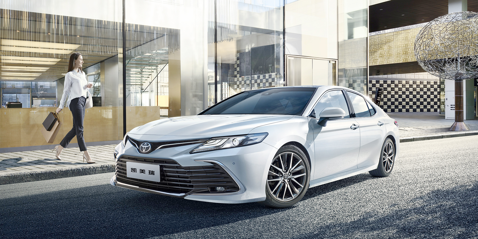 丰田皇冠是什么级别的车,丰田有个suv前面是皇冠