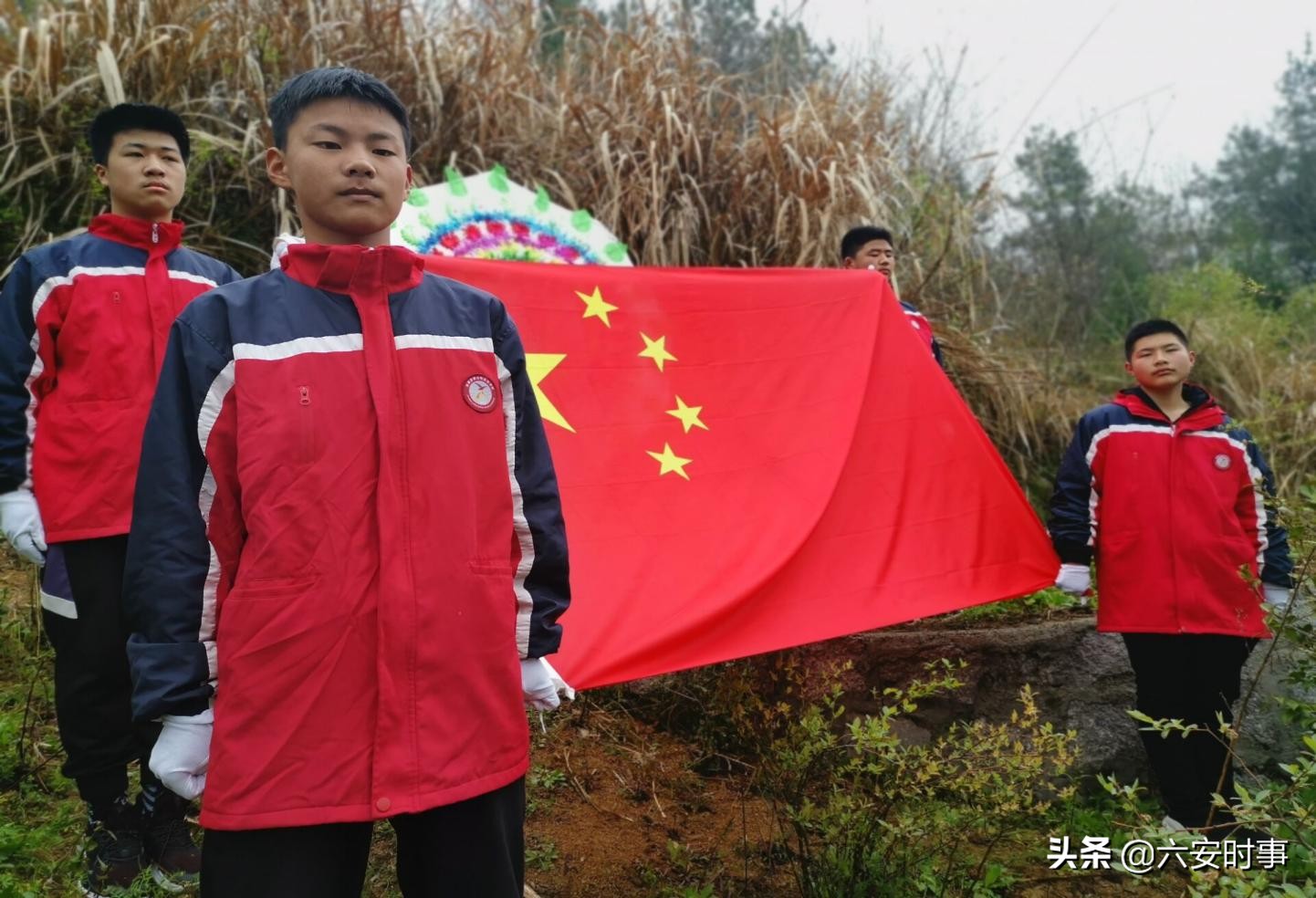 学校清明节祭扫先烈主题活动方案,学校开展清明节缅怀先烈扫墓活动