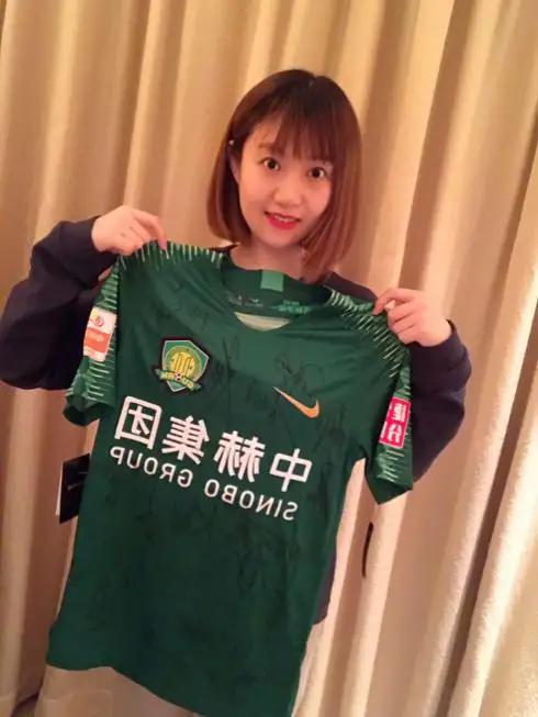 于大宝绿色球衣,抗疫医护感动