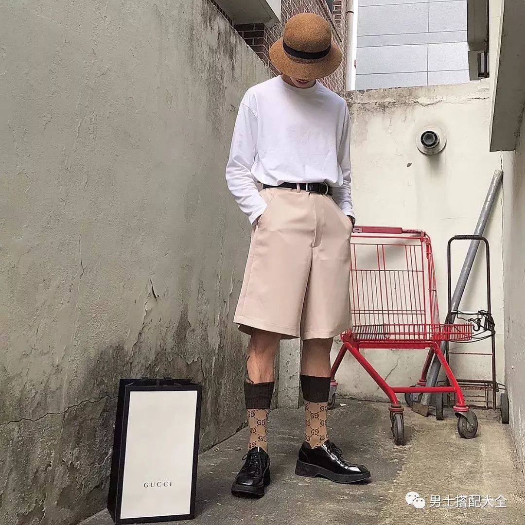 袜子也能搭配出潮流,选对袜子比穿好鞋更重要