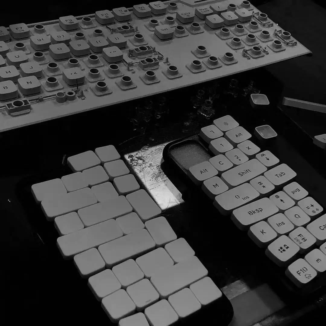 00后的小姑娘开网店一月挣100多万,19岁女孩做生意一年能赚400百万