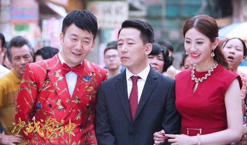 柳岩穿吊带衫,柳岩白色吊带衫