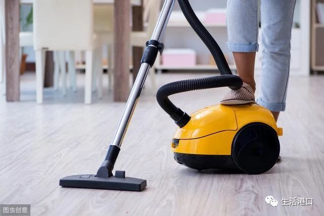 地板上的毛絮怎么清理,新洗衣机洗衣服有毛絮怎么清理