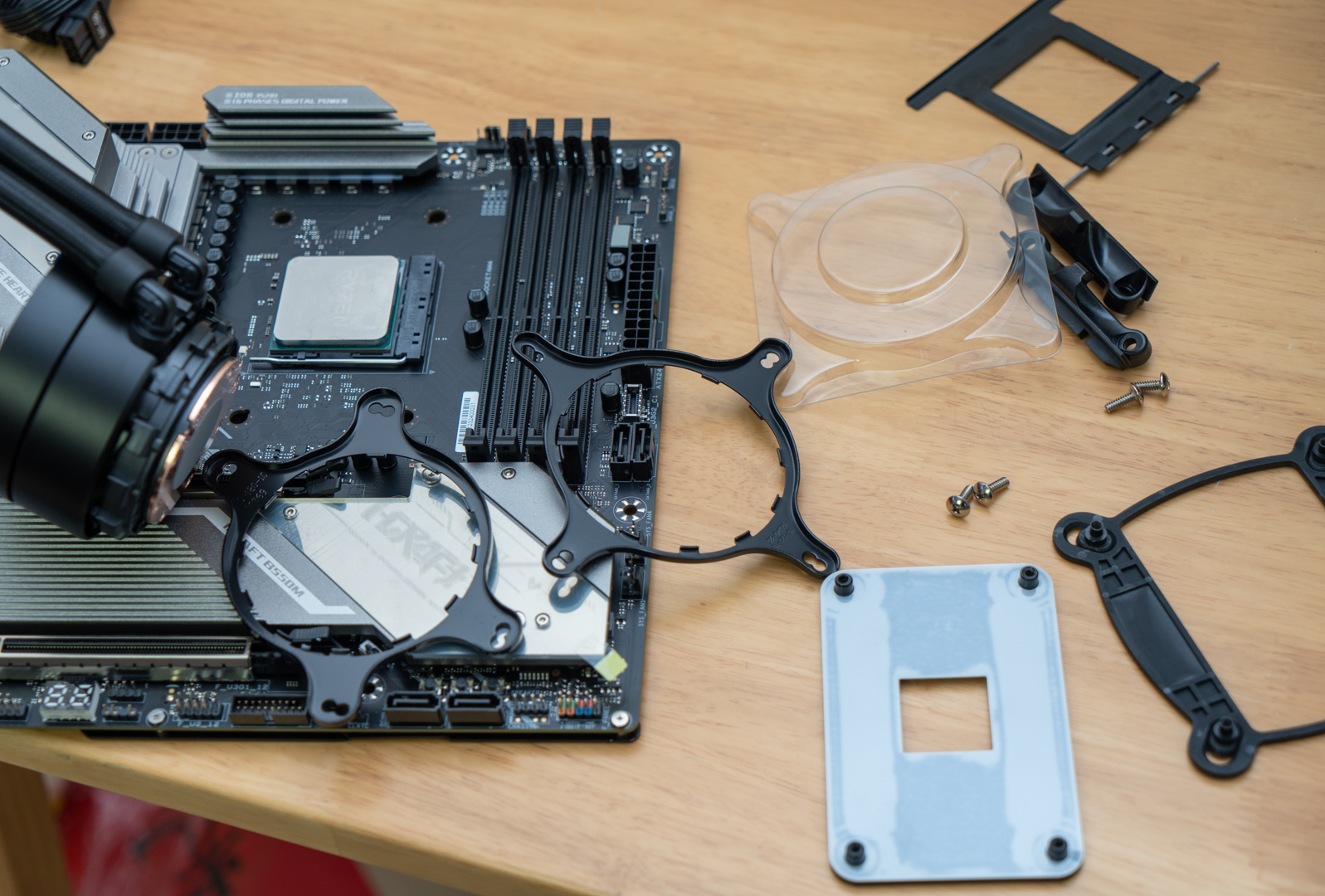 有没有显卡无所谓，游戏、剪辑全搞定，4月份电脑装机单分享